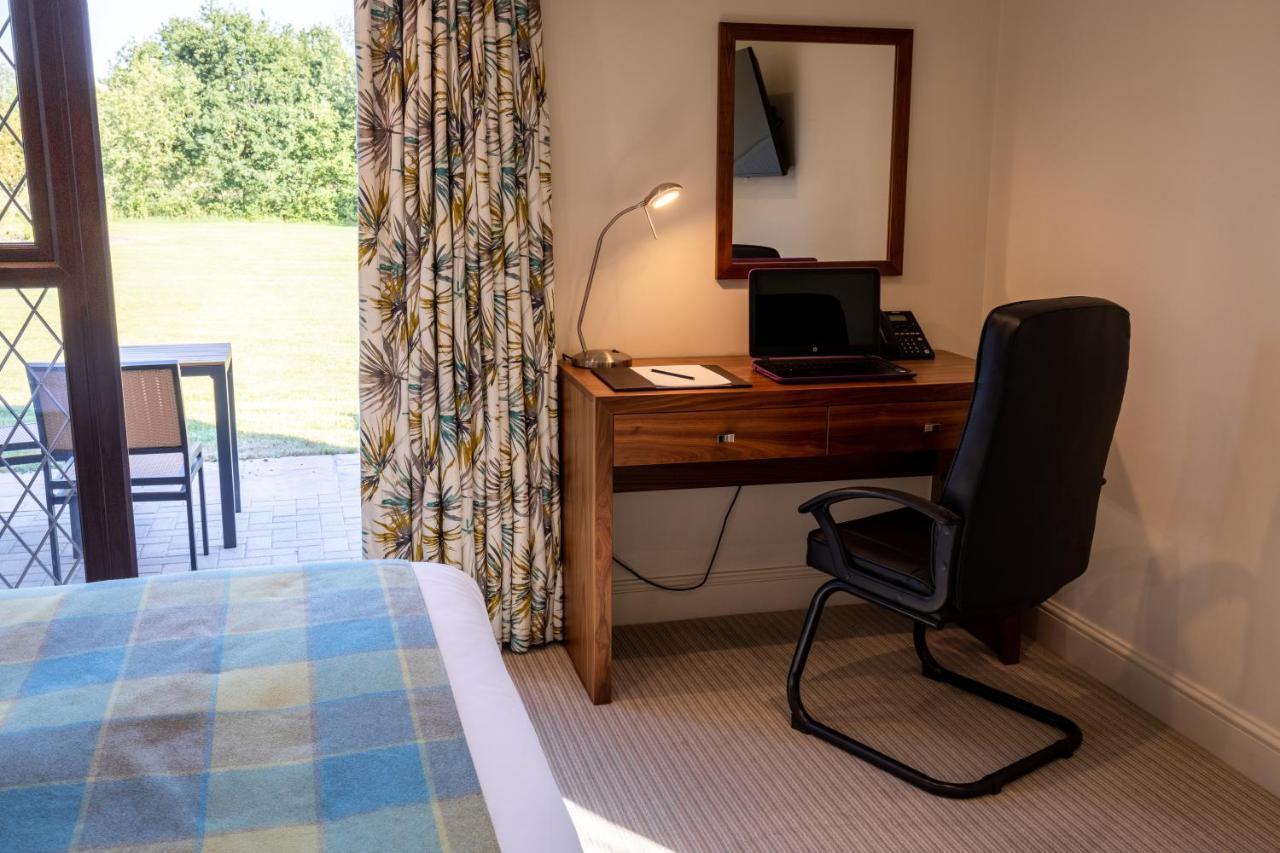 Stirrups Hotel Μπράκνελ Εξωτερικό φωτογραφία