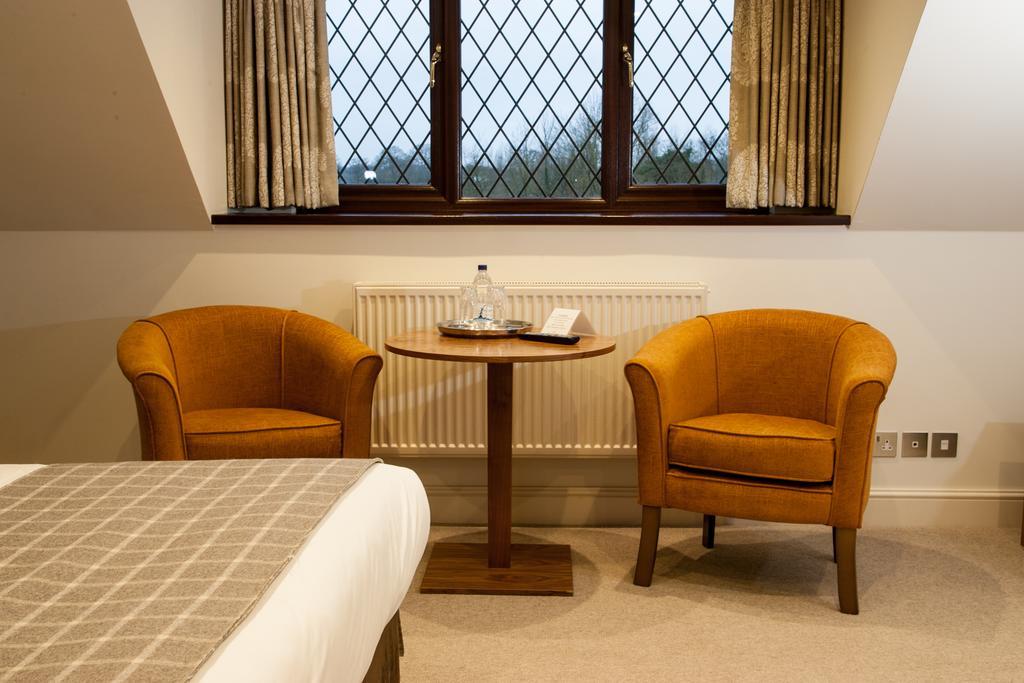 Stirrups Hotel Μπράκνελ Εξωτερικό φωτογραφία