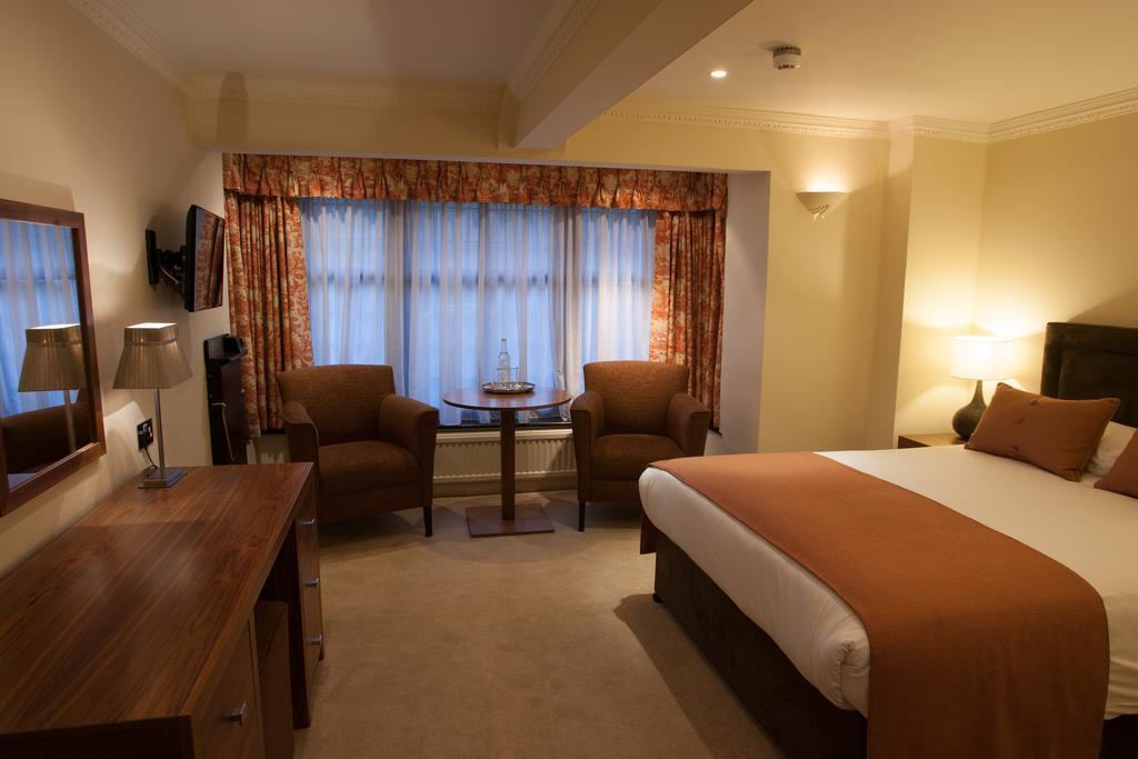 Stirrups Hotel Μπράκνελ Εξωτερικό φωτογραφία