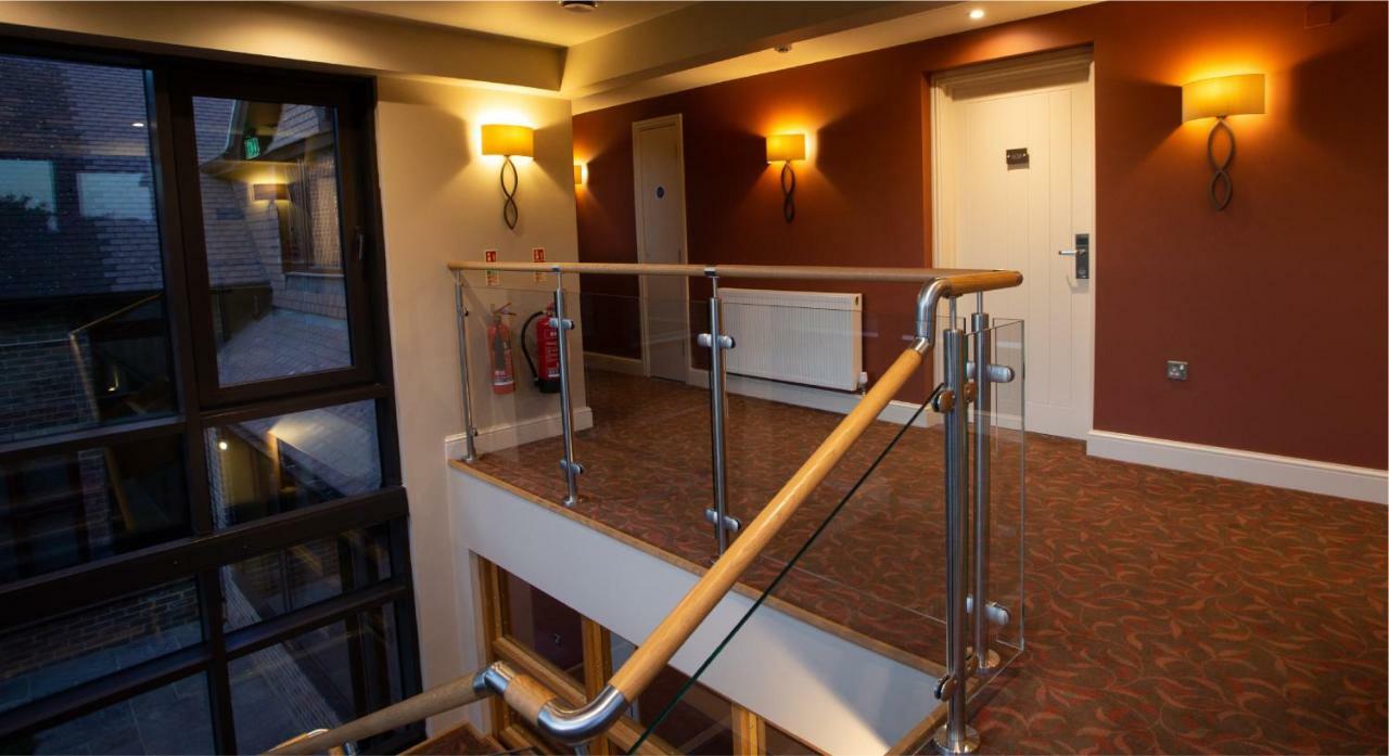 Stirrups Hotel Μπράκνελ Εξωτερικό φωτογραφία